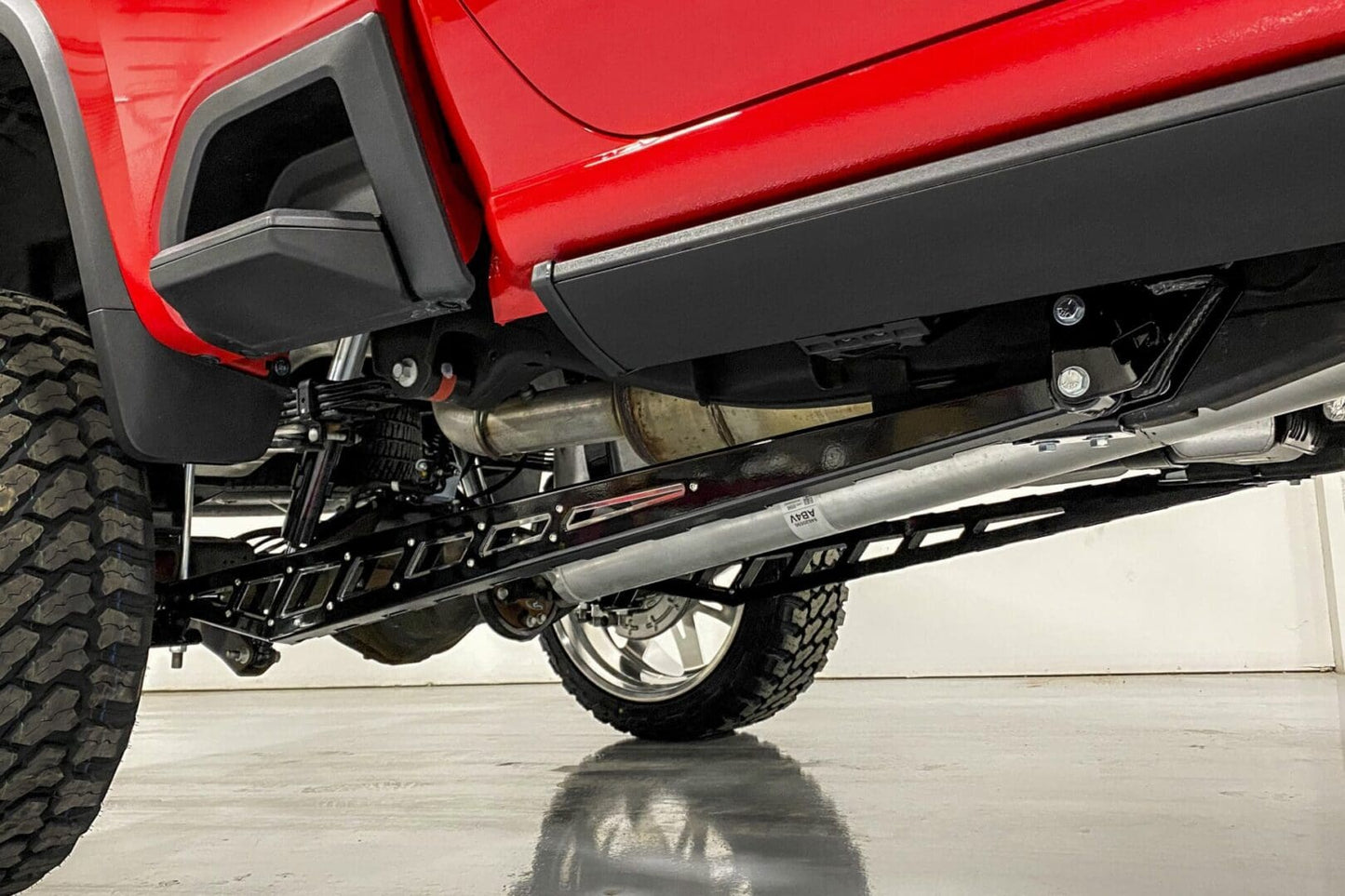 Traction Bar Kit 2020-2026 Silverado/Sierra 3500 Short Bed Raw Finish