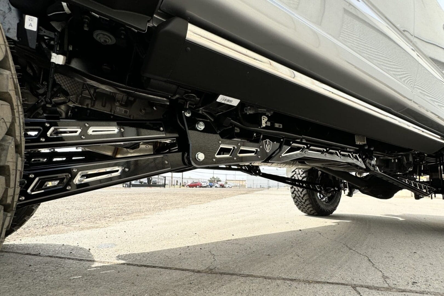 Premium S/S Traction Bar Kit 2023-2026 Ford F-350 4WD Crew Cab Short Bed