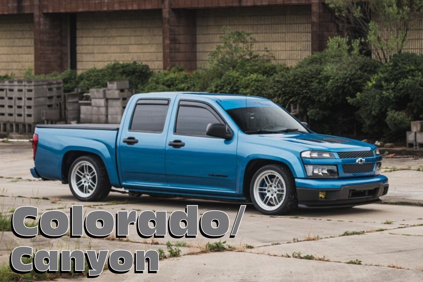 Blue Chevrolet Colorado Canyon pickup truck.